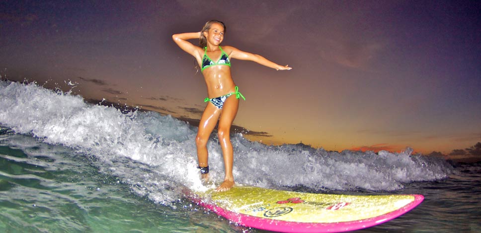 Tiki-surfingatnight